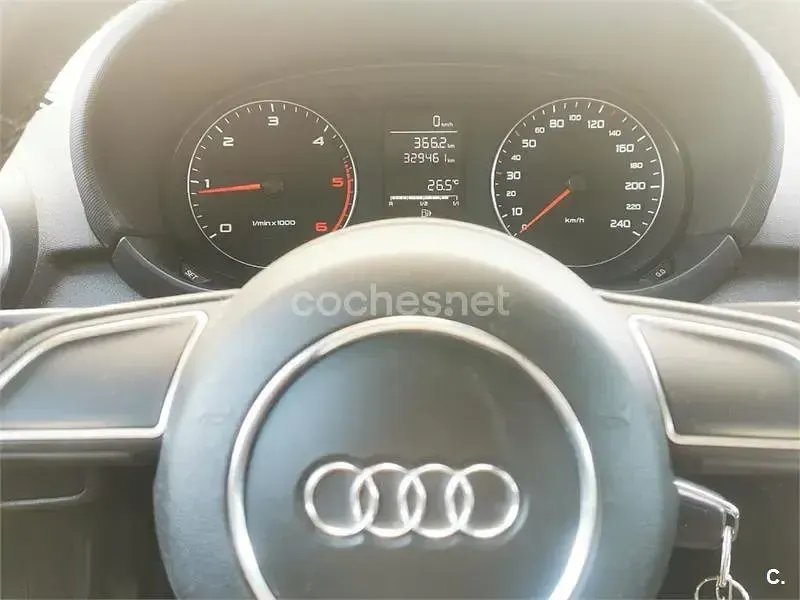 Usado Audi A1 Attraction 105 CV (77 kW) 2011 Blanco Utilitario
