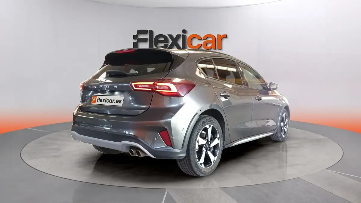 Usado Ford Focus Active 155 CV (114 kW) 2024 Gris Berlina