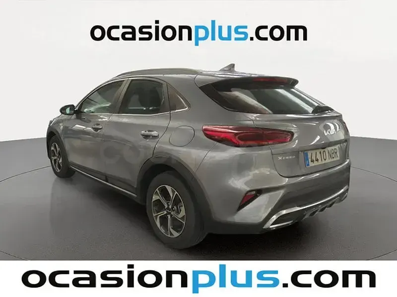 Usado Kia XCeed 100 CV (73 kW) 2025 Gris / plata SUV