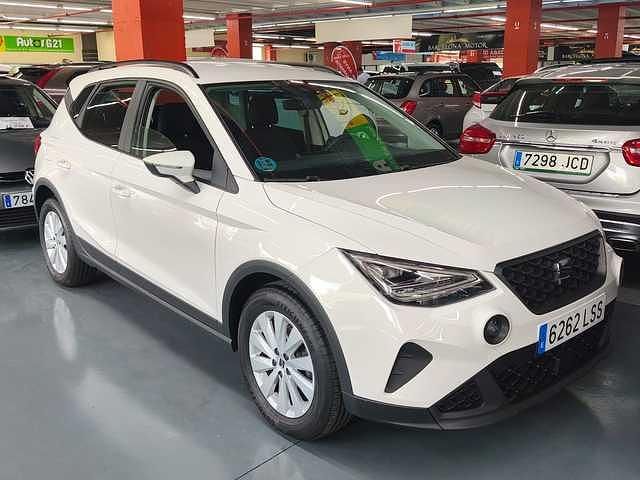 Blanco Usado 2021 Seat Arona Style Plus SUV | 19.990 € (Un poco caro) - Imagen 1/4
