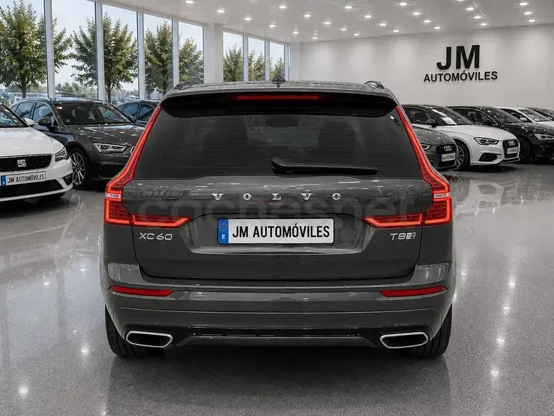 Usado Volvo XC60 R-Design 390 CV (286 kW) 2020 Gris / plata SUV