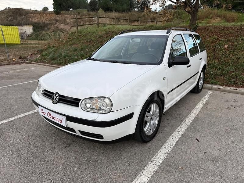 Blanco Usado 2003 VW Golf IV Advance Familiar | 2490 € (Buen precio) - Imagen 1/4