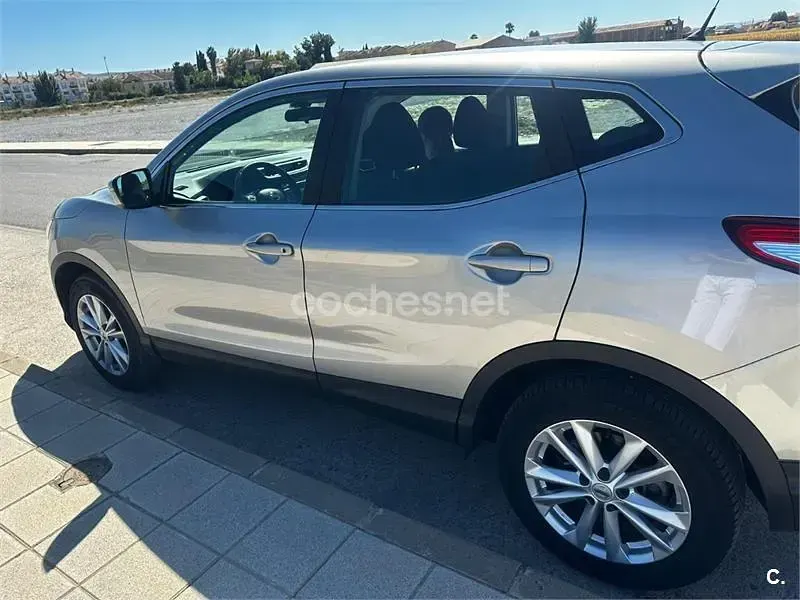 Usado Nissan Qashqai Acenta 110 CV (80 kW) 2017 Gris / plata SUV