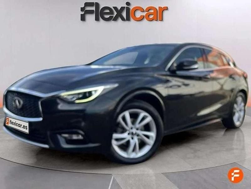 Usado Infiniti Q30 Premium 156 CV (114 kW) 2019 Negro Utilitario