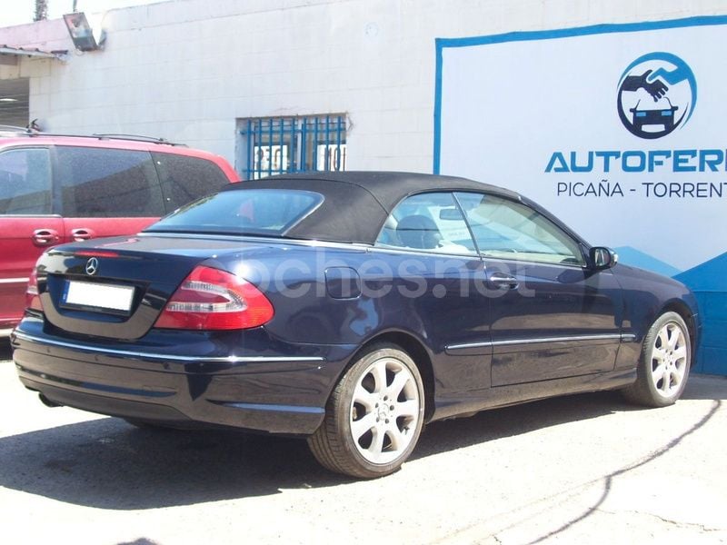 Usado Mercedes CLK200 Avantgarde 163 CV (119 kW) 2004 Azul Descapotable