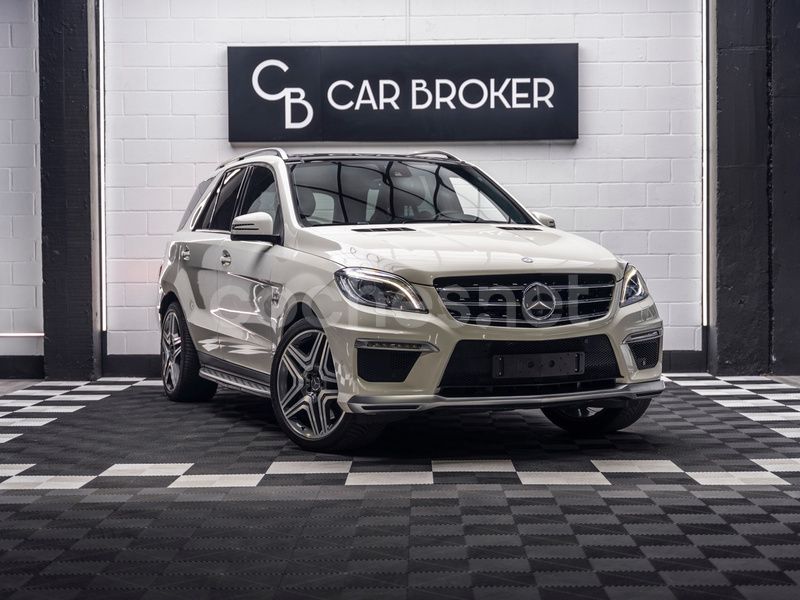 Blanco Usado 2013 Mercedes ML63 AMG AMG SUV | 31.900 € - Imagen 1/4