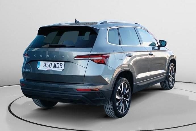 Usado Skoda Karoq Style 150 CV (110 kW) 2022 Negro SUV