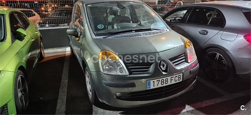 Verde Usado 2006 Renault Modus Dynamique Monovolumen | 2700 € - Imagen 1/4