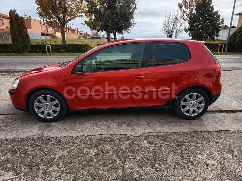 Usado VW Golf IV Trendline 105 CV (77 kW) 2005 Rojo Berlina