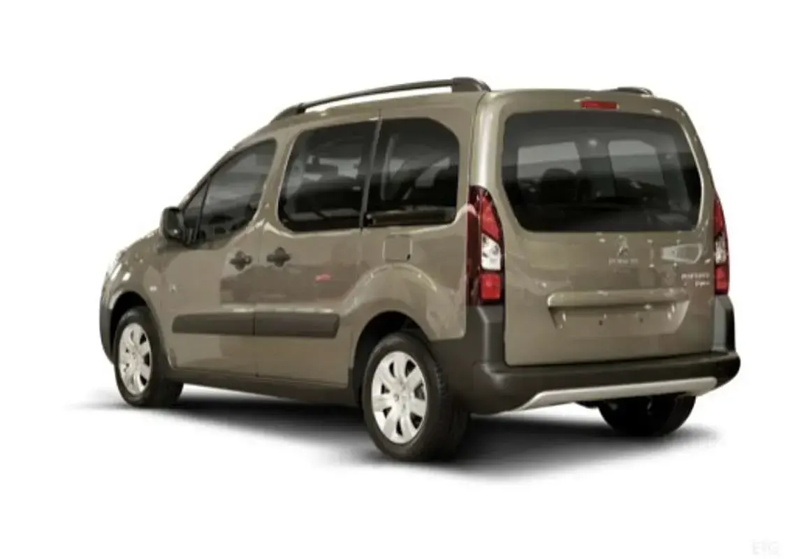 Usado Peugeot TePee Access 75 CV (55 kW) 2018 Blanco Van