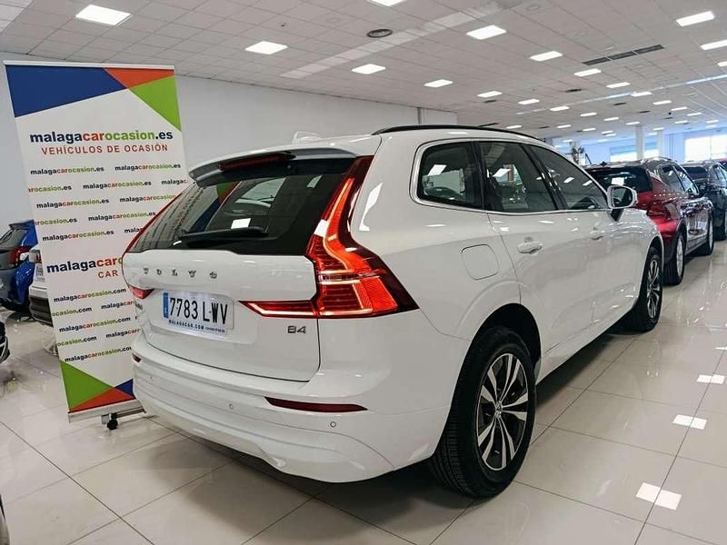 Usado Volvo XC60 Momentum 197 CV (144 kW) 2022 Blanco SUV