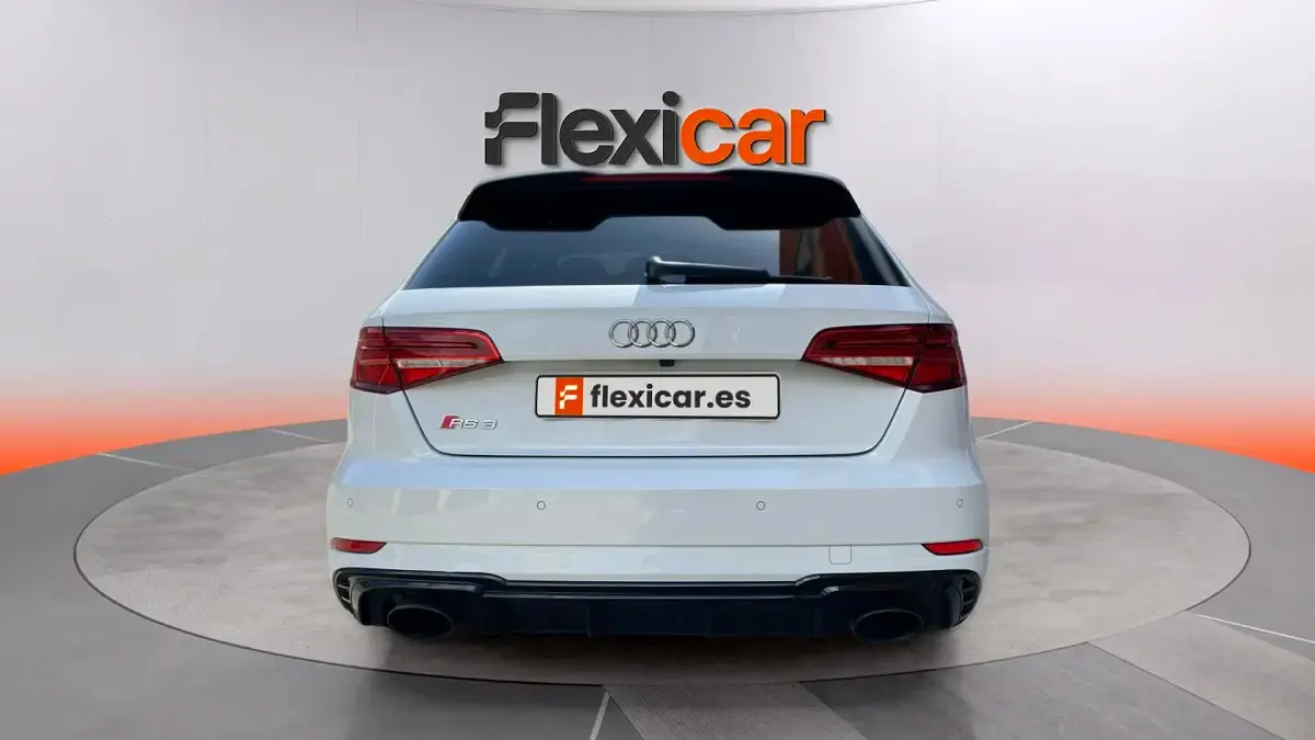 Usado Audi RS3 Premium 400 CV (294 kW) 2018 Blanco Berlina