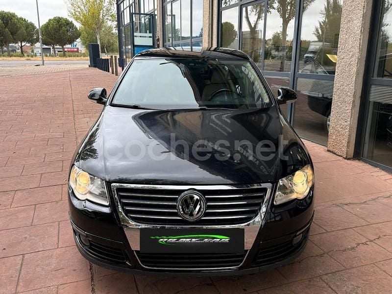 Usado VW Passat Highline 140 CV (102 kW) 2007 Negro Berlina