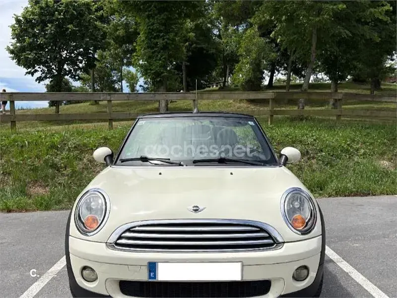 Usado Mini Cooper Cabriolet 116 CV (85 kW) 2009 Beige Descapotable
