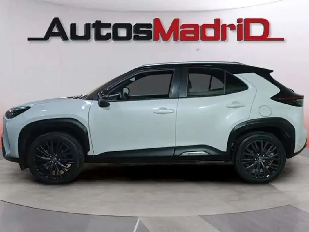 Usado Toyota Yaris Cross 116 CV (85 kW) 2022 Blanco SUV
