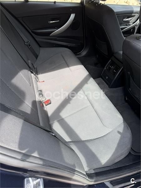 Usado BMW 318 143 CV (105 kW) 2015 Azul Familiar