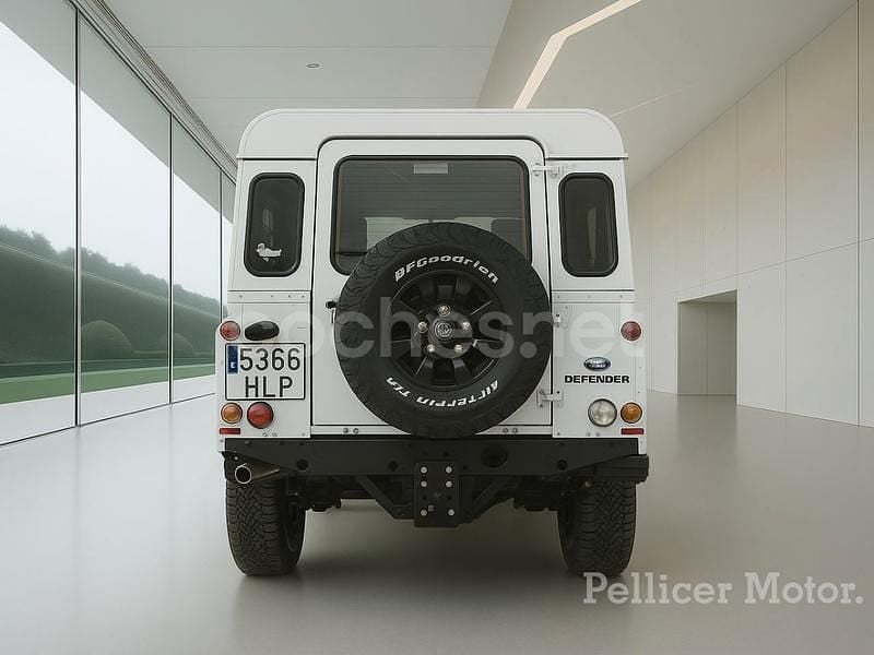 Usado Land Rover Defender 122 CV (89 kW) 2012 Blanco Familiar