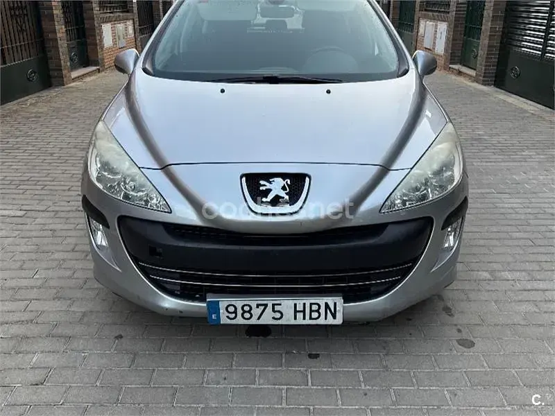 Usado Peugeot 308 Business-Line 92 CV (67 kW) 2011 Gris / plata Berlina