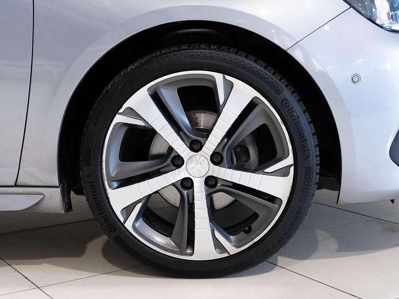 Usado Peugeot 308 GT 131 CV (96 kW) 2021 Gris Utilitario