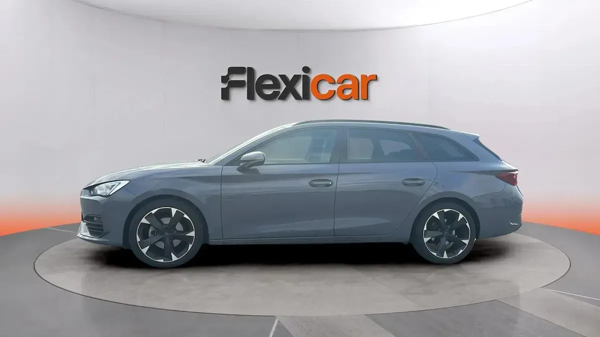 Usado Cupra Leon 150 CV (110 kW) 2023 Gris Familiar