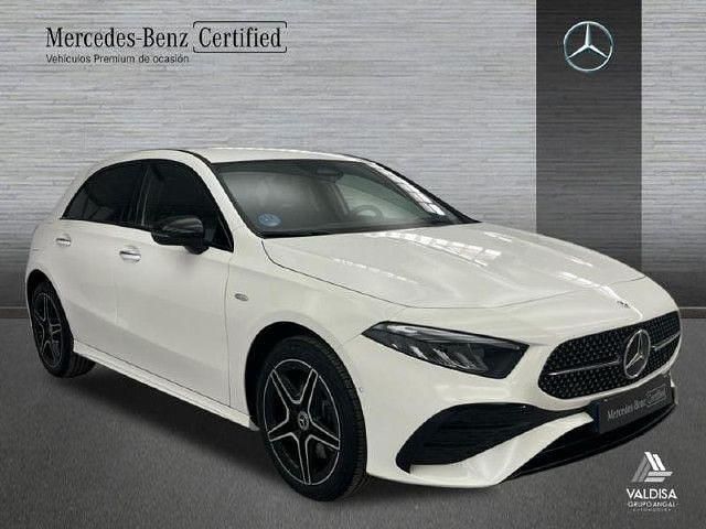 Usado Mercedes A250 AMG line 218 CV (160 kW) 2025 Blanco polar Berlina