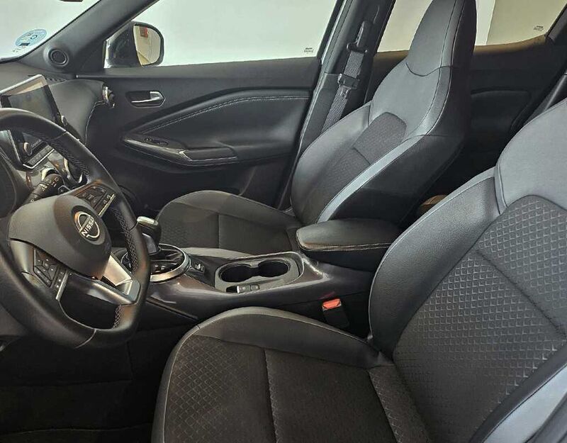 Usado Nissan Juke N-Connecta 114 CV (83 kW) 2024 Plateado SUV