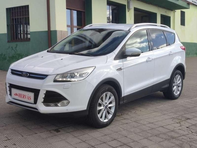 Usado Ford Kuga Titanium 150 CV (110 kW) 2015 Blanco SUV