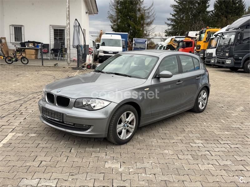 Gris / plata Usado 2009 BMW 116 Advantage Utilitario | 7000 € - Imagen 1/4