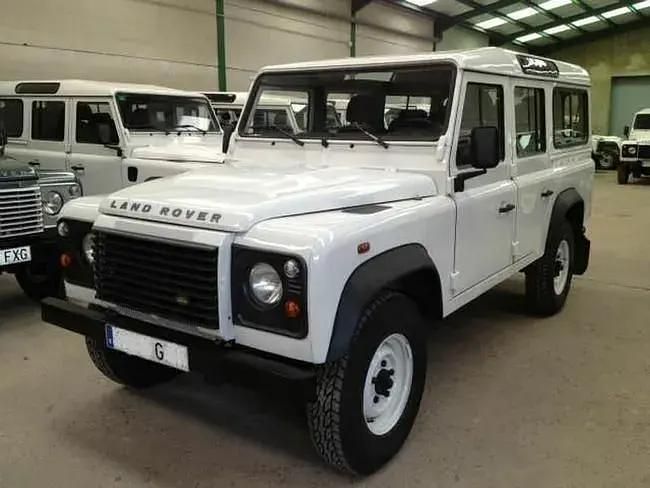Usado Land Rover Defender 122 HP (89 kW) 2013 Branco SUV