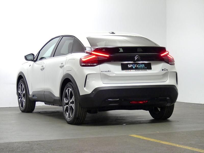 Usado Citroën e-C4 Shine 100 kW (136 CV) 2021 Blanco Utilitario