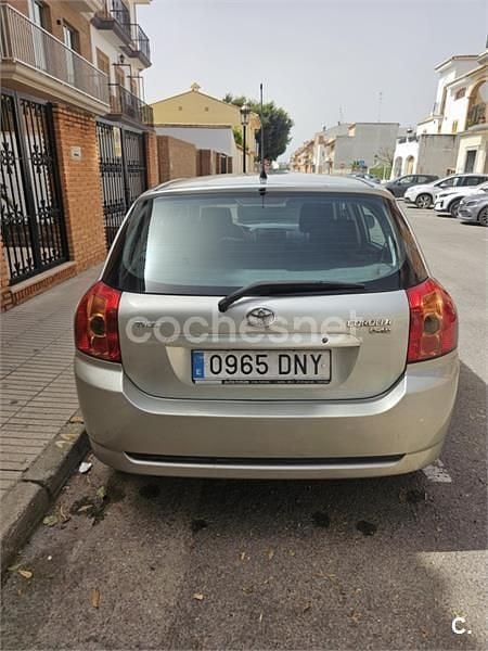 Usado Toyota Corolla Sol 116 CV (85 kW) 2005 Gris / plata Berlina