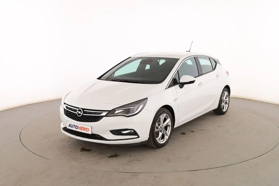 Usado Opel Astra Dynamic 125 CV (91 kW) 2016 Berlina