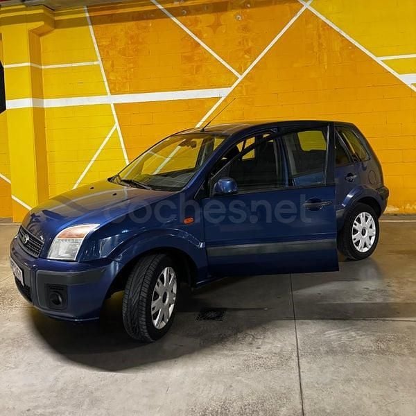 Usado Ford Fusion Trend 80 CV (58 kW) 2006 Azul Utilitario