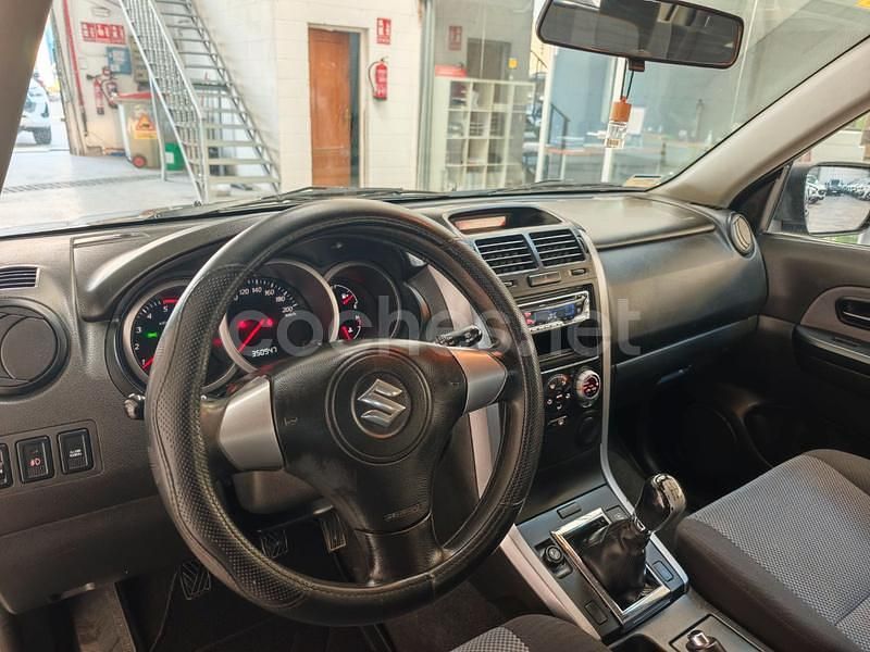 Usado Suzuki Grand Vitara 129 CV (94 kW) 2007 Gris / plata SUV