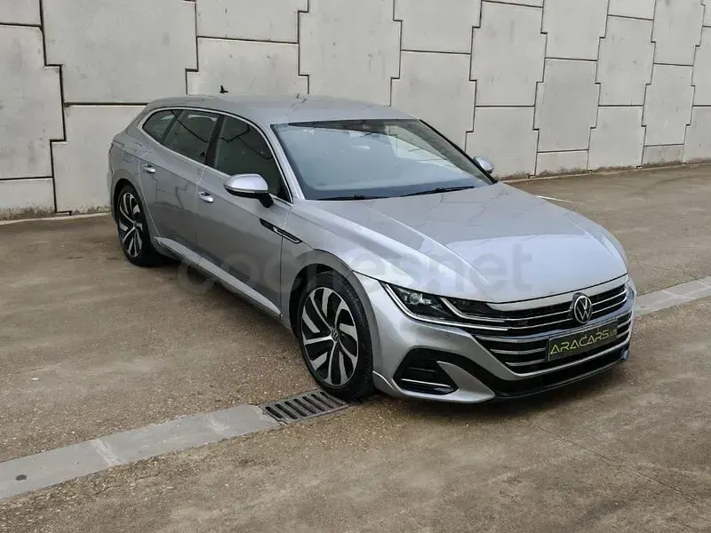 Usado VW Arteon R-line 150 CV (110 kW) 2022 Gris / plata Familiar
