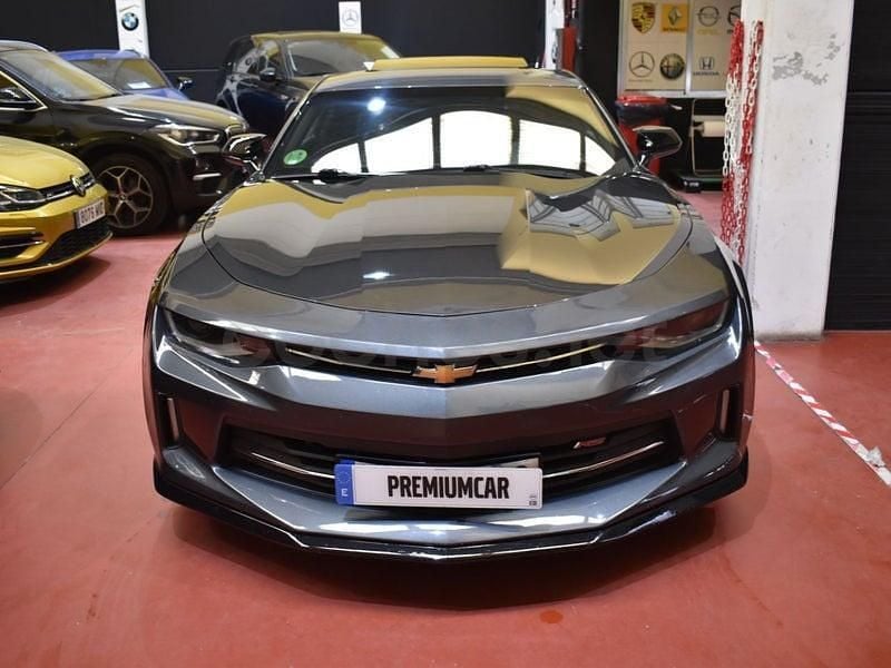 Usado Chevrolet Camaro 405 CV (297 kW) 2018 Gris / plata Coupe