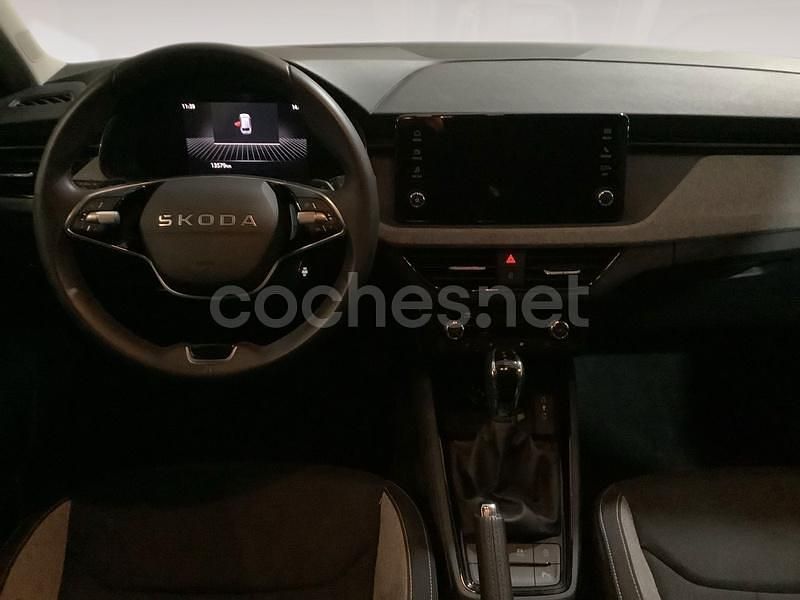 Usado Skoda Scala Selection 115 CV (84 kW) 2025 Gris / plata Utilitario