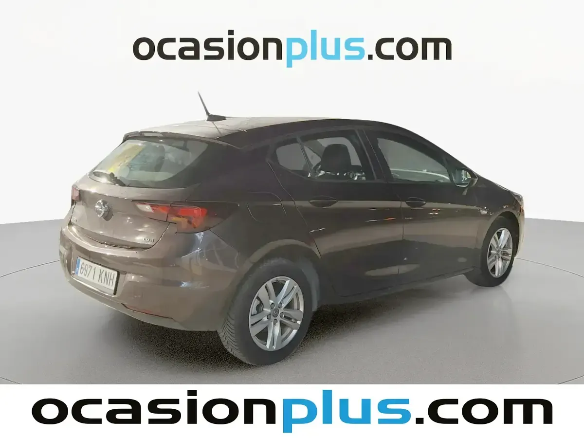 Usado Opel Astra Selective 110 CV (80 kW) 2018 Marrón Berlina