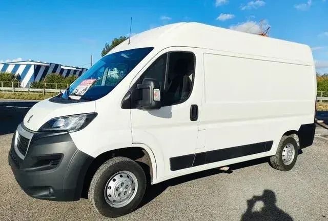 Usado Peugeot Boxer S 140 CV (102 kW) 2021 Blanco Van