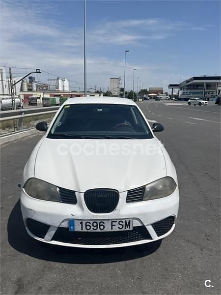 Usado Seat Ibiza Reference 100 CV (73 kW) 2007 Blanco Utilitario
