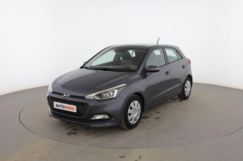 Gris Usado 2016 Hyundai i20 Utilitario | 9399 € (Precio justo) - Imagen 1/4