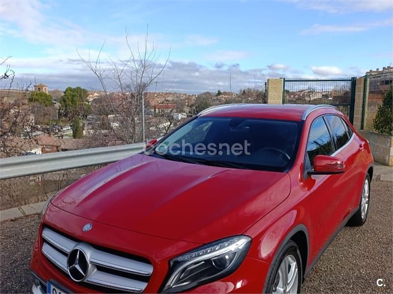 Rojo Usado 2015 Mercedes GLA200 Urban SUV | 20.000 € (Un poco caro) - Imagen 1/4