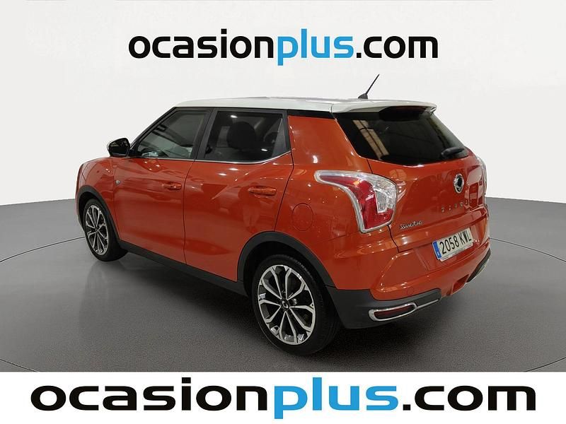 Usado Ssangyong (KGM) Tivoli Limited 116 CV (85 kW) 2019 Rojo SUV