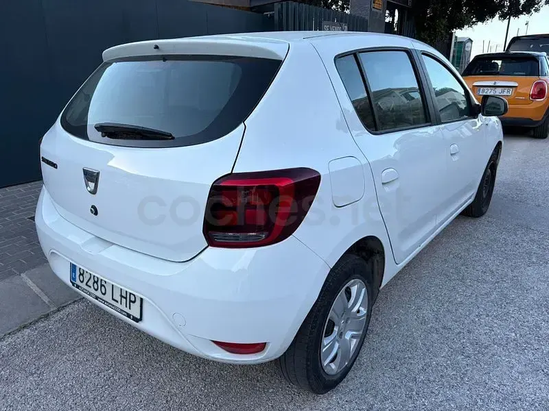 Usado Dacia Sandero Comfort 95 CV (69 kW) 2020 Blanco Berlina