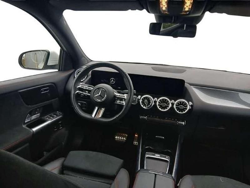 Usado Mercedes GLA250 218 CV (160 kW) 2024 Blanco SUV