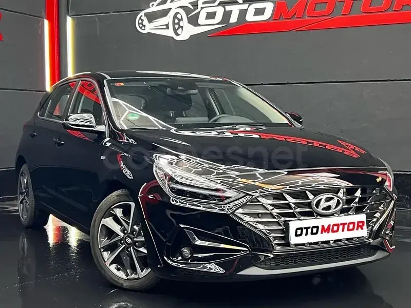 Usado Hyundai i30 N Line 140 CV (102 kW) 2024 Negro Berlina