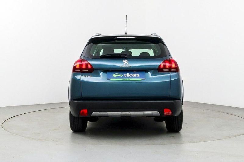 Usado Peugeot 2008 Allure 130 CV (95 kW) 2019 Verde SUV