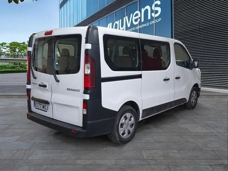 Usado Renault Trafic 110 CV (80 kW) 2024 Blanco Monovolumen