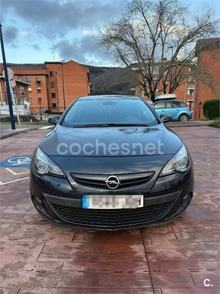 Negro Usado 2015 Opel Astra GTC Sportive Berlina | 6900 € - Imagen 1/4