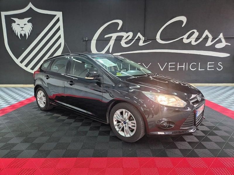 Usado Ford Focus Trend 115 CV (84 kW) 2011 Negro Berlina